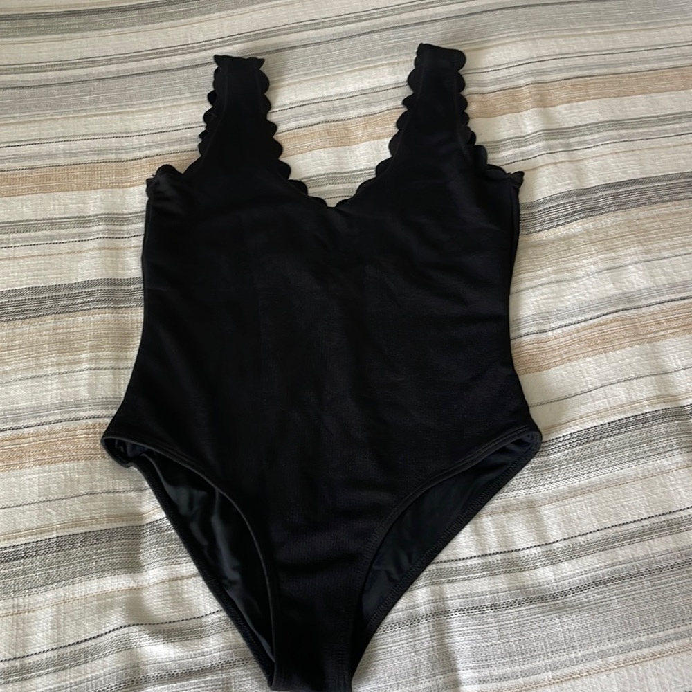 NWOT Pink Lily Scalloped Onepiece